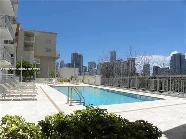 Building Photo - 2021 SW 3rd Ave