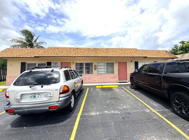 Building Photo - 4001 NW 31st Ave