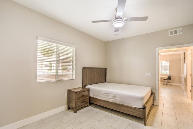 Building Photo - 5250 S Rainbow Blvd