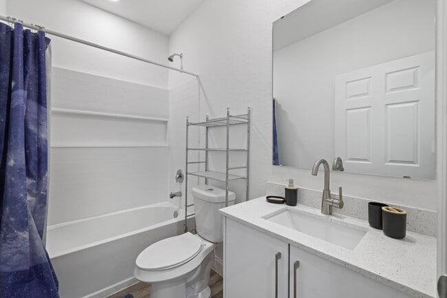 Building Photo - 1917 Lorna Ave