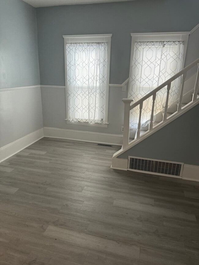 Building Photo - 3009 Delmar Ave