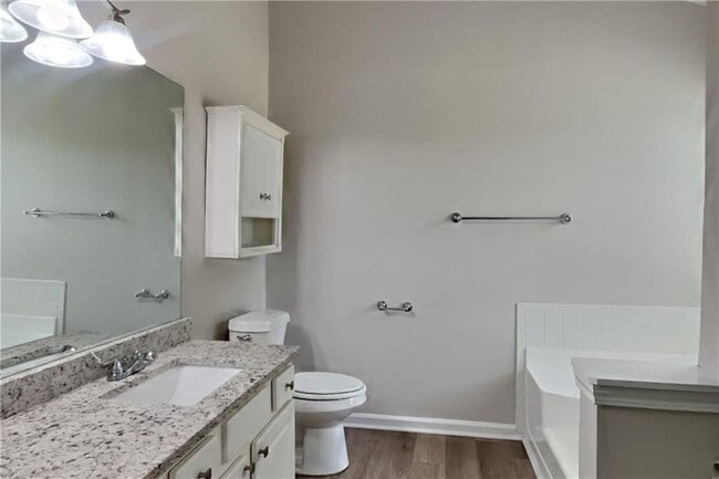 Building Photo - 1096 Sham Pointe Dr
