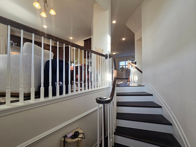 Building Photo - 4BR/3.5BA with 2-Car Garage! Available February 2026