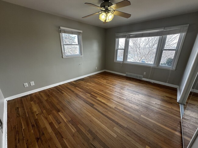 Building Photo - 718 N 86th St