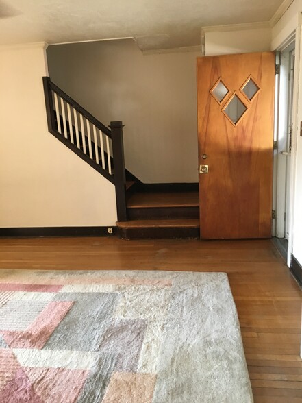 Stair to second floor - 3322 Parkview Ave
