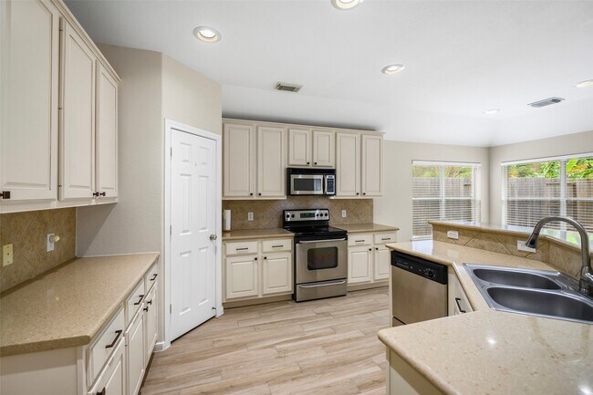 Building Photo - 26515 Autumn Orchard Ct