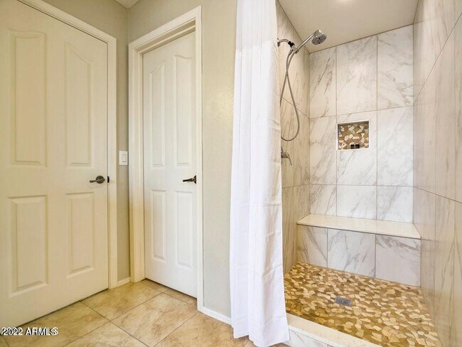 Building Photo - 2406 W Sienna Bouquet Pl