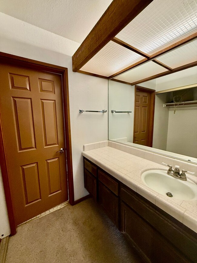 Building Photo - FOR RENT – Aspen Creek Condo in Mammoth Lakes