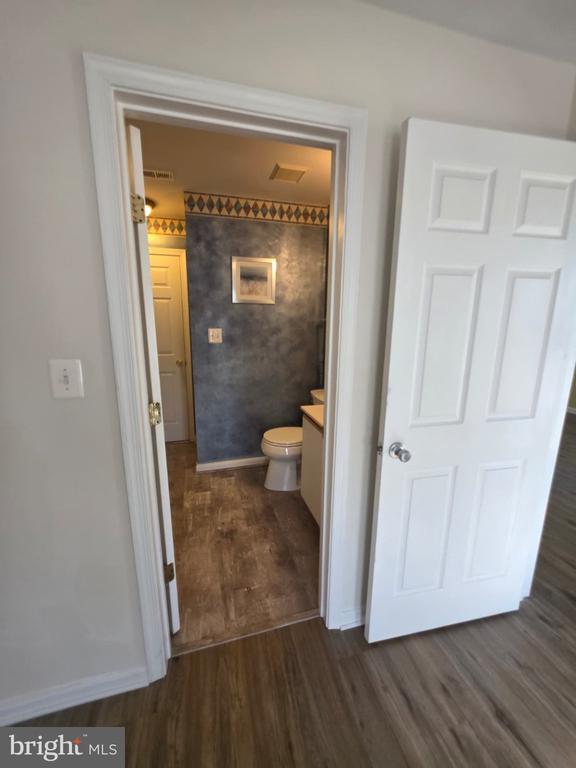 Building Photo - 1055 Gardenview Loop