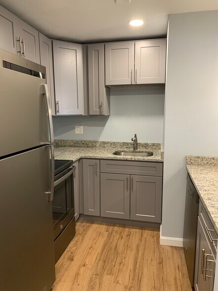 Building Photo - 399 Broadway