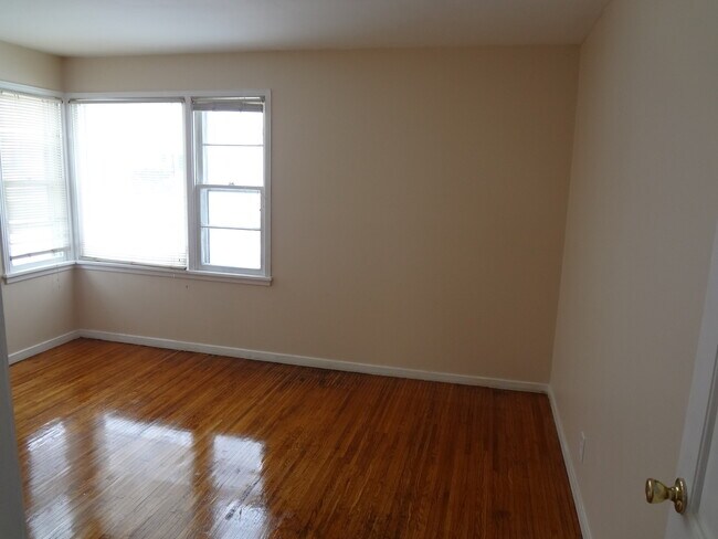 Building Photo - CALL TODAY TO RENT YOUR HOME SWEET HOME !!!