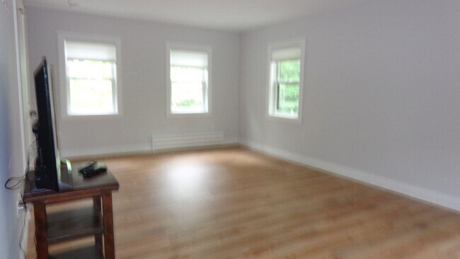 Building Photo - 112 Parkside Rd