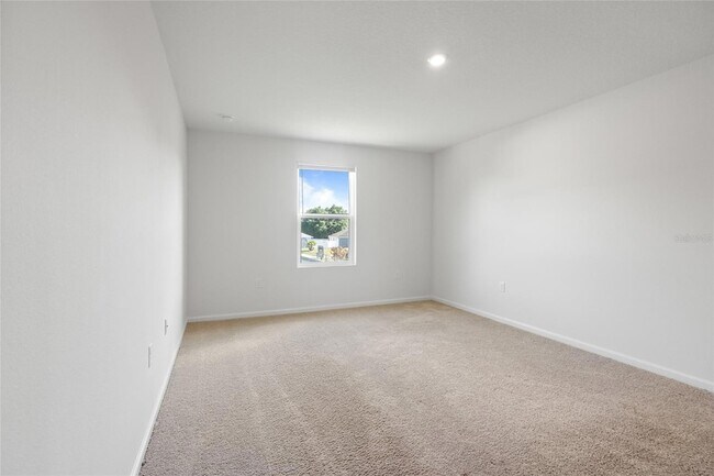 Building Photo - 612-612 Linnet Ct