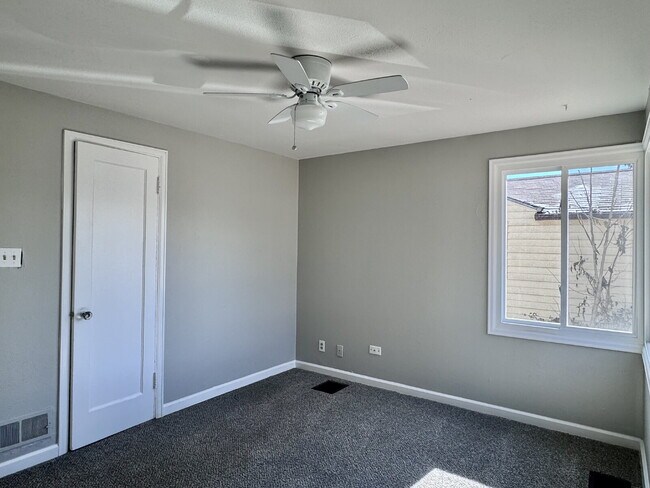 Building Photo - Charming 2 Bedroom Recently Updated Home In Aurora!! Convenient Location just Moments From UCHeal...