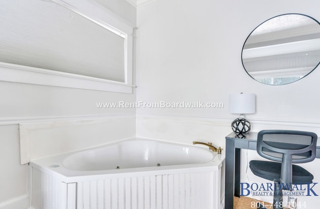 Building Photo - Charming Tooele Rambler with HUGE backyard!