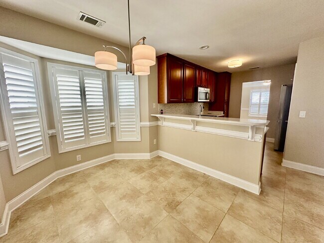Building Photo - Charming Two Bedroom Home in Pinecrest!