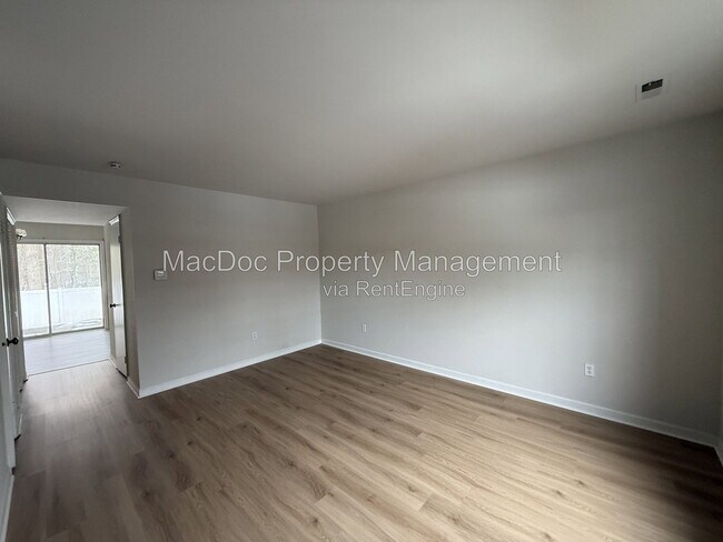 Building Photo - 5230 King's Wood Ln