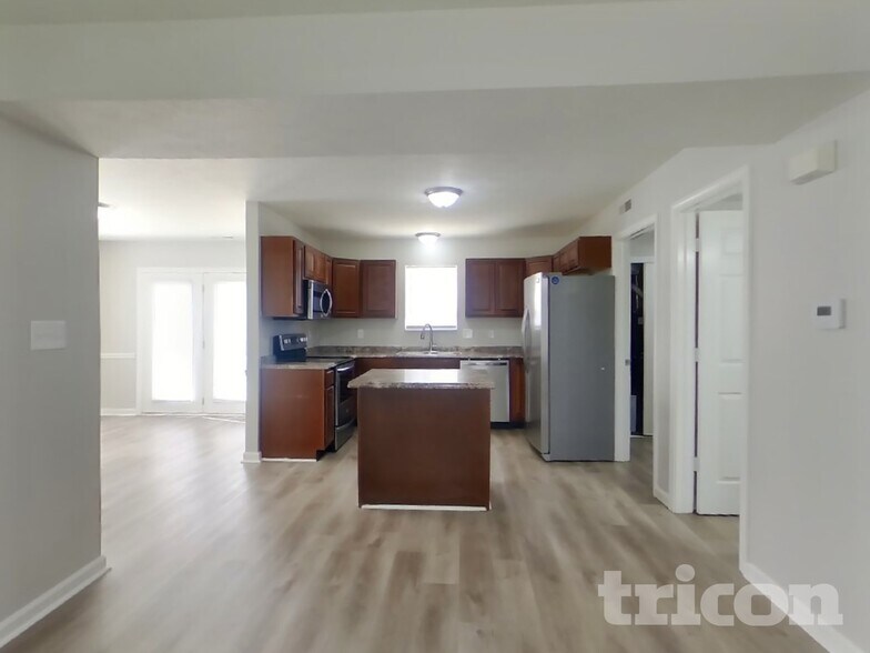 Building Photo - 4261 Sycamore Ct