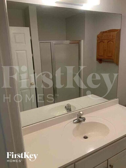 Building Photo - 1675 Pilgrim Way