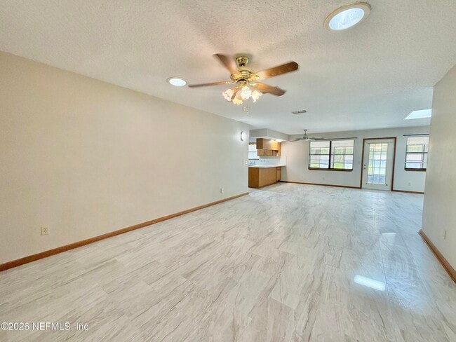 Building Photo - 3990 Clearwater Ln
