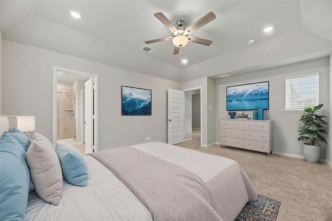 Building Photo - 16107 Hilltop Oak Dr