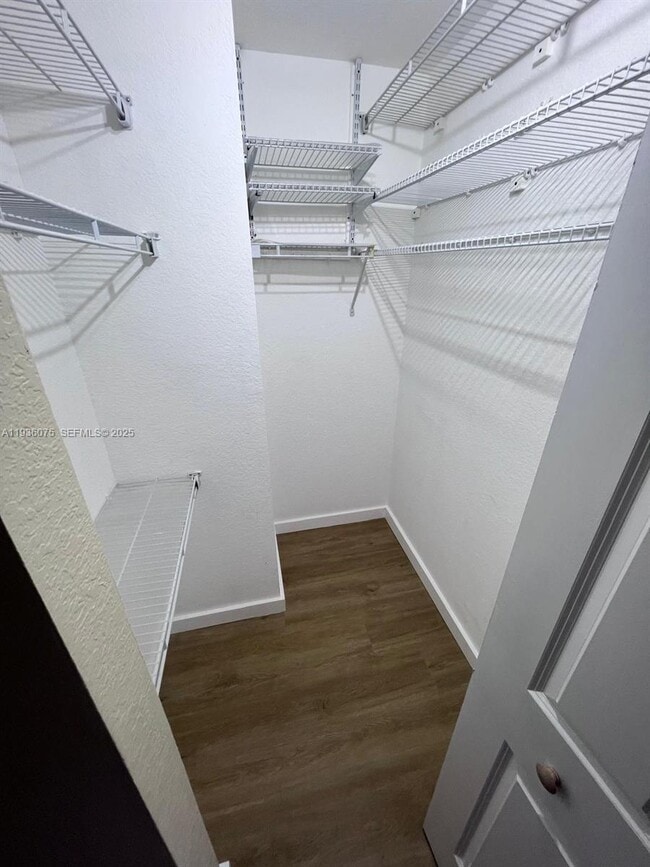 Building Photo - 2098 NE 167th St