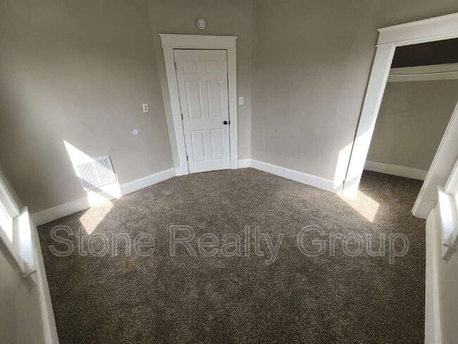 Building Photo - 1609 College Ave