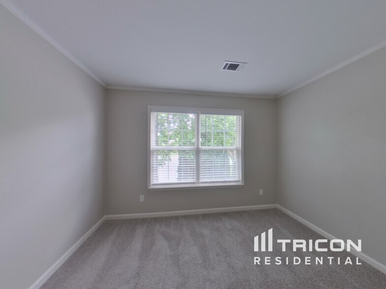 Building Photo - 202 Harris Ct