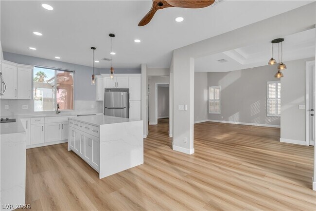 Building Photo - 1712 Estrella St