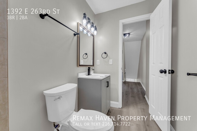 Building Photo - 1392 E 263rd St