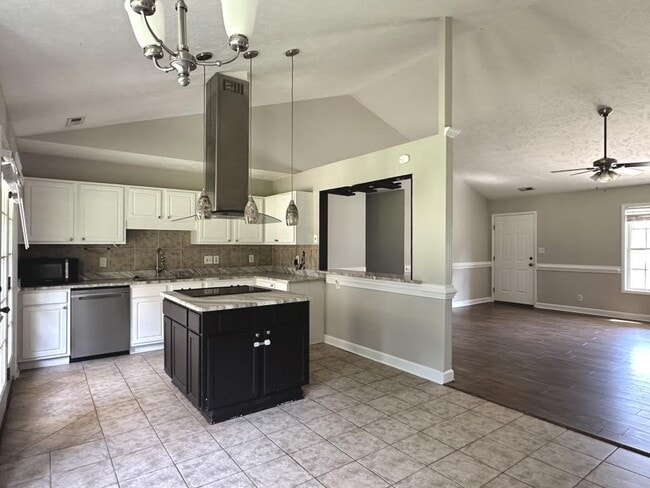 Building Photo - 124 Bayou Ct