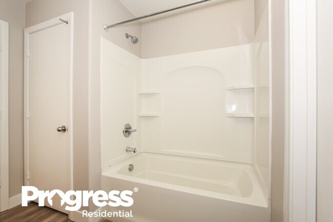 Building Photo - 413 Big Cliff Ave