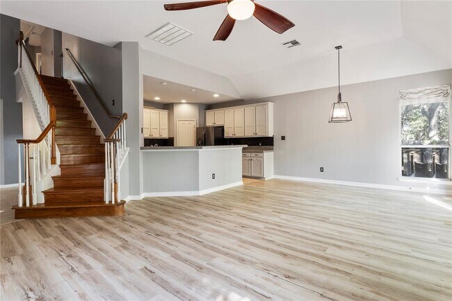 Building Photo - 7201 Breezy Pass Cove