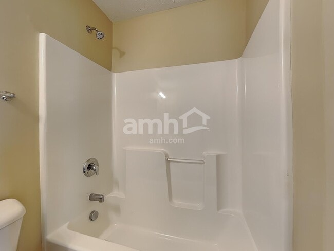 Building Photo - 460 Pewter Hill Ct