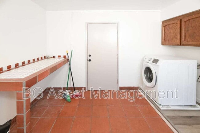 Building Photo - 936 Tennent Ave