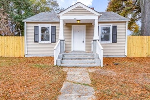 Building Photo - 624 Effingham Dr