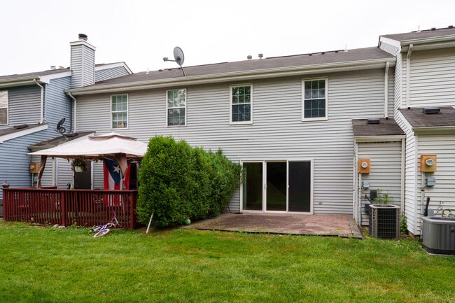 Building Photo - 330 Smithwold Rd