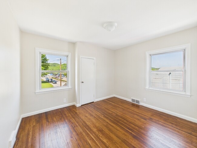 Building Photo - 1036 3rd St