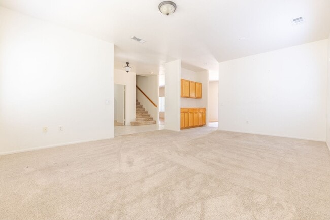 Building Photo - Stunning 4-Bedroom Home for Rent in Brawley!