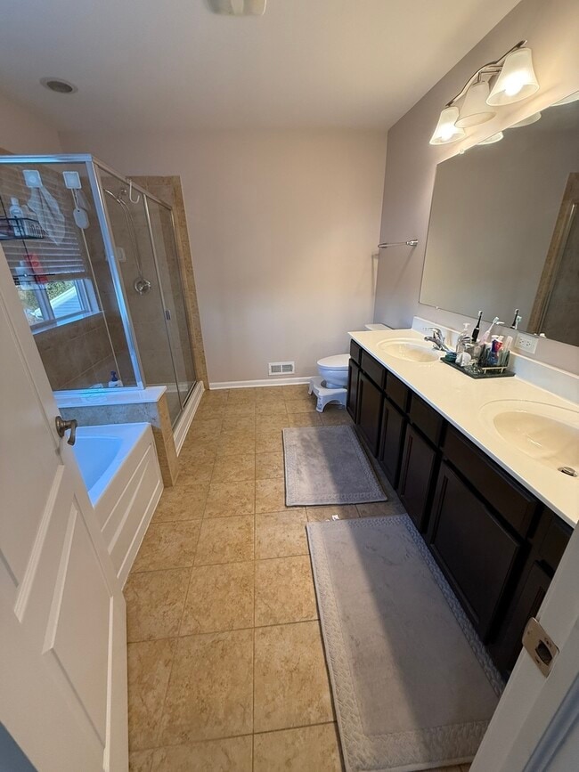 Building Photo - 2572 Retreat Cir