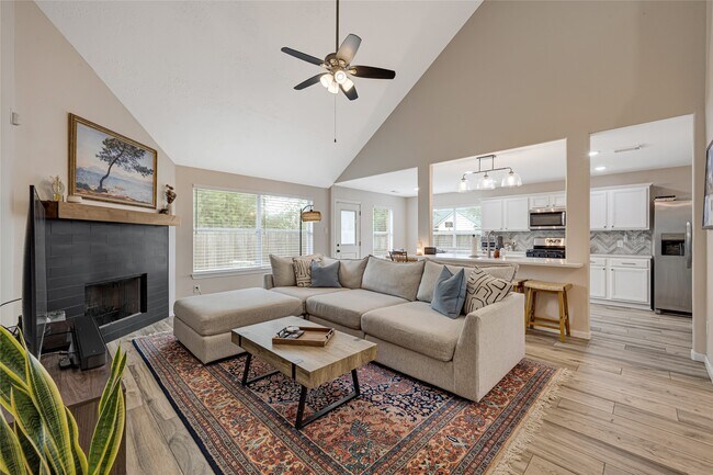 Building Photo - 4102 Caneshaw Dr