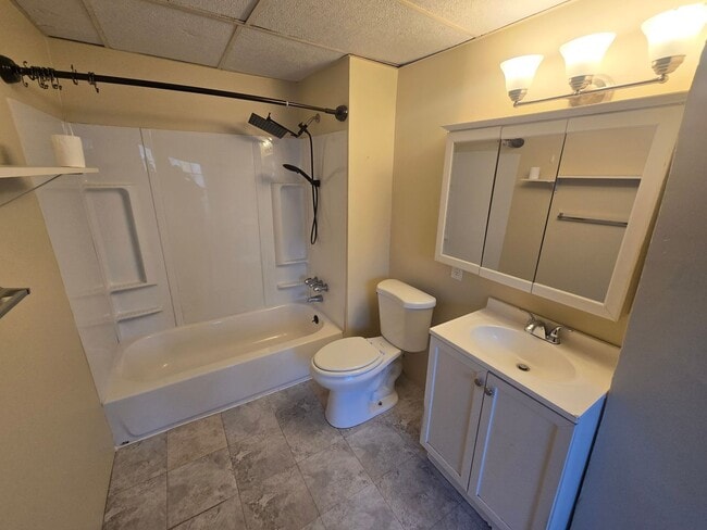 Building Photo - 6107 Old Bethlehem Pike