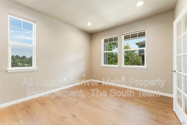 Building Photo - 536 E Fremont Pl