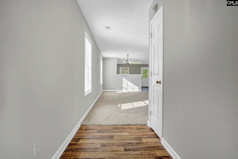 Building Photo - 303 Castle Ridge Dr