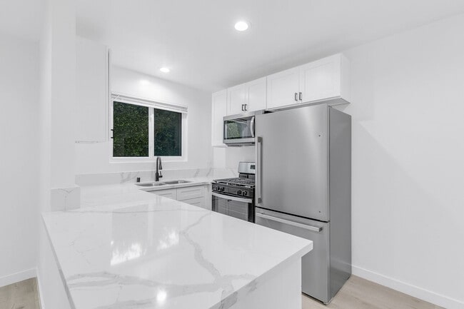 Building Photo - 1138 Cardiff Ave