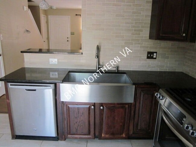 Building Photo - 14306 Newbern Loop