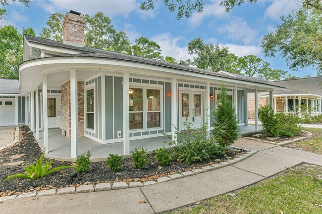 Building Photo - 605 Kings Ct
