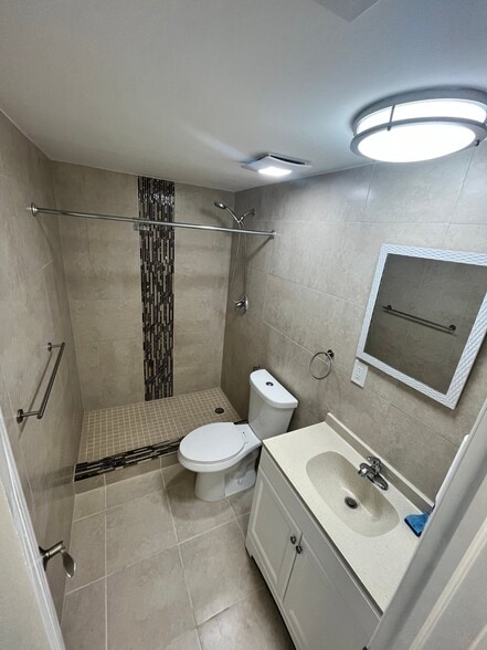 Building Photo - 1155 SW 129th Ave