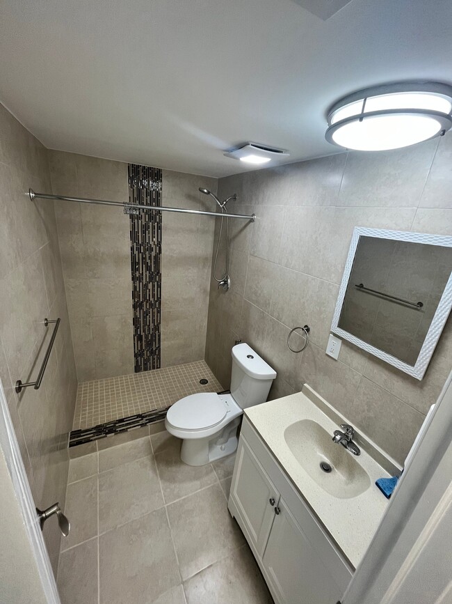Building Photo - 1155 SW 129th Ave