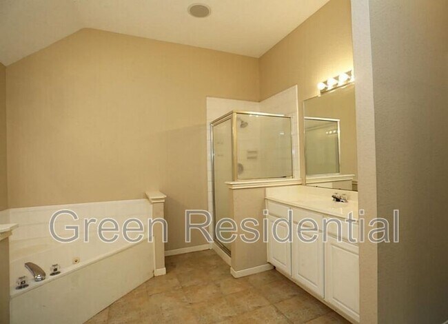Building Photo - 1718 Calmar Dr